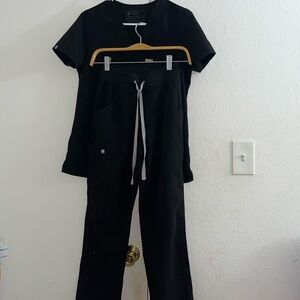 Black Women's figs scrub set